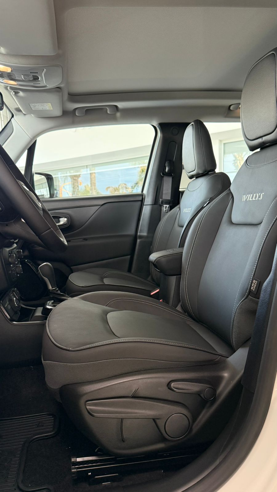 JEEP - RENEGADE WILLYS 4X4 1.3T - AUTOMÁTICO  - 2025